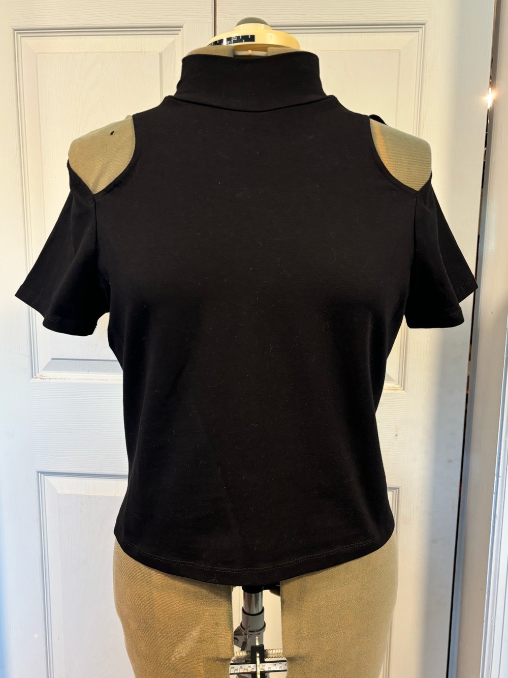 Cold Shoulder Fitted Tee
